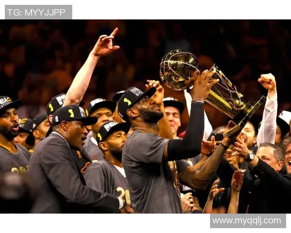 勒布朗与足球明星同框合影展现运动员友谊与合作精神