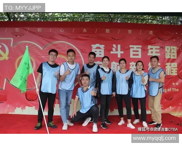 倔强足球的精神力量与团队合作的完美结合探索 倔强足球的精神力量与团队合作的完美结合探索